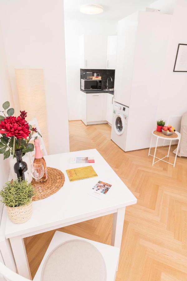 Red Monkey Vienna Apartment Екстер'єр фото